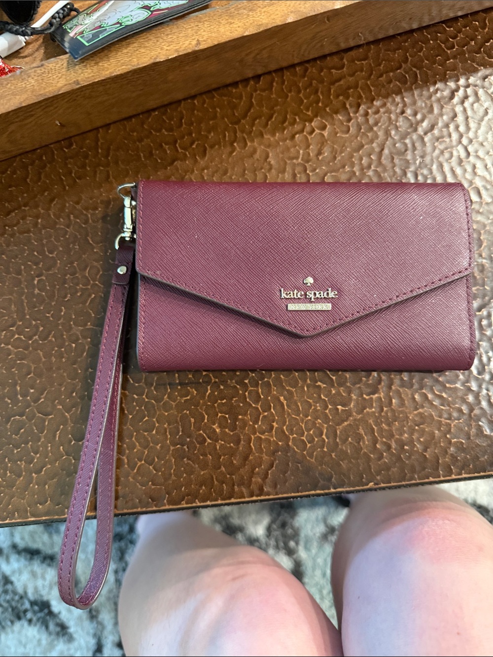 kate spade Saffiano Envelope Wristlet in Wine